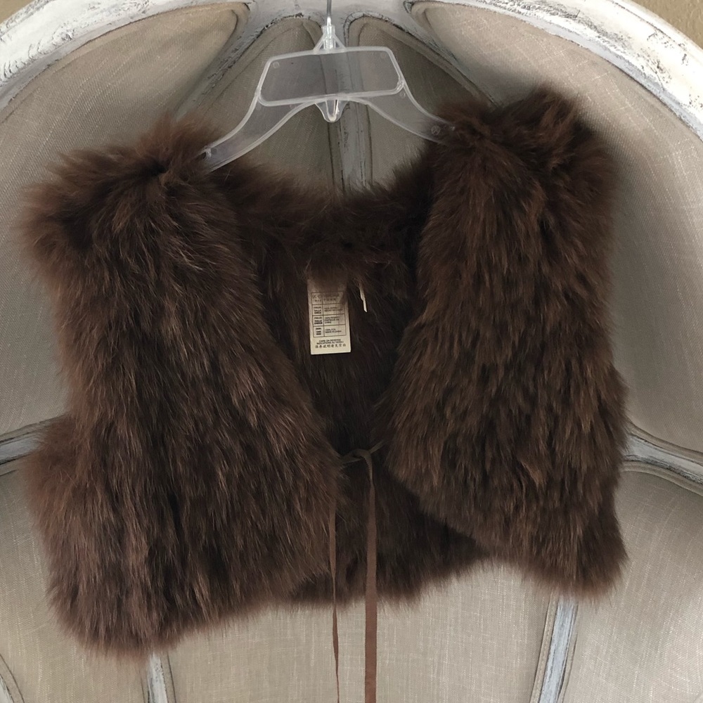GORGEOUS 100% fox shrug. Max studio
